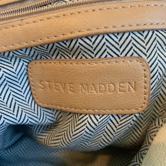 Steve Madden‎ Satchel Gold Hardware detailing Chevron Print Lining - Picture 7 of 11